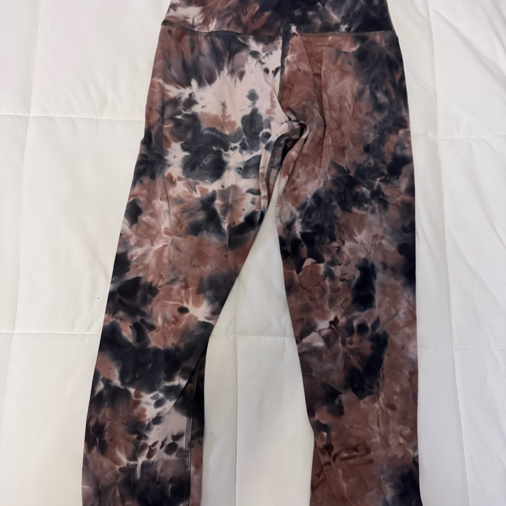 Lululemon size 4 leggings